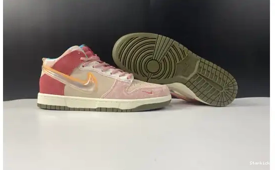 Dunk DJ1173-600 Pro SB Social Status x Nk High 0625